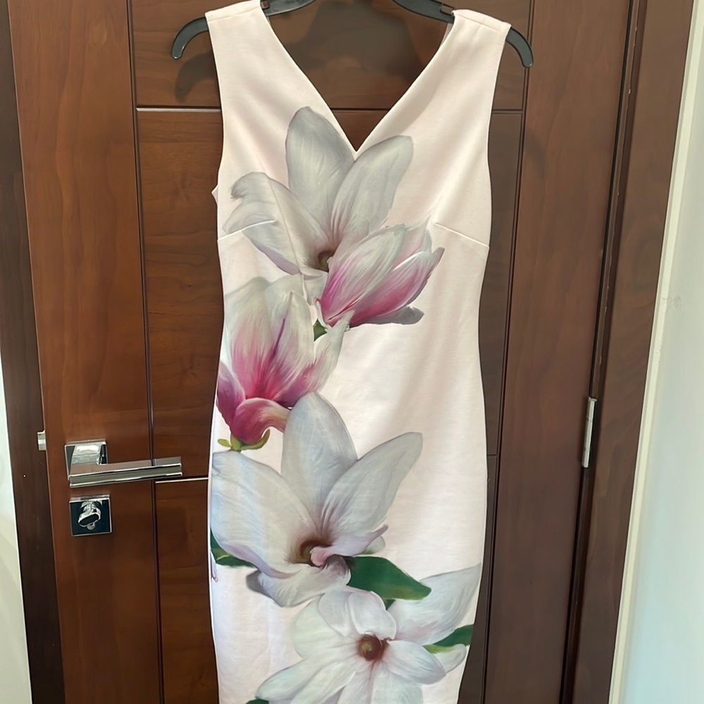 Ted Baker London v neck dress
